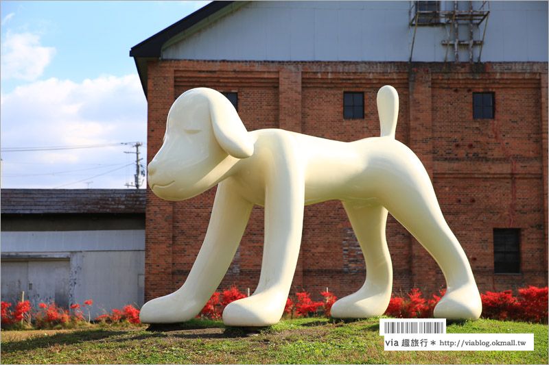 青森旅遊景點》吉野町綠地公園「A to Z Memorial Dog」～朝聖！奈良美智的弘前犬！ @Via&#039;s旅行札記-旅遊美食部落格