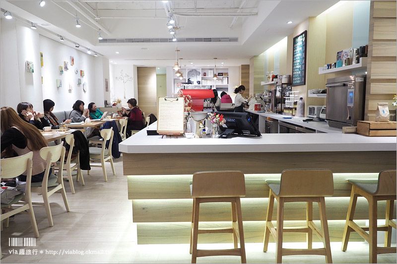 台北咖啡廳》喝什麼。KaPi～中山區的日式小清新風格咖啡館，女生們會愛上的店！愛心三明治太俏皮！ @Via&#039;s旅行札記-旅遊美食部落格